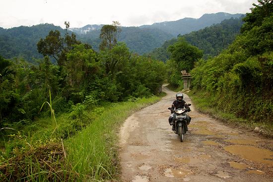 Claudio Gnypek in Sumatra.