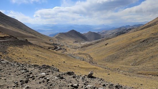 Radu Prie, Valley with twisty roads, India and Nepal trip.