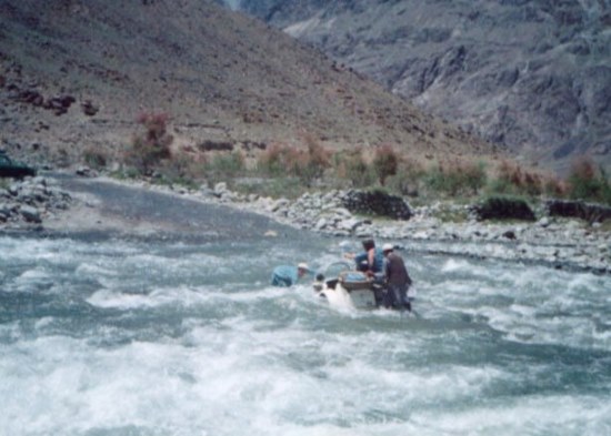 Emy and David Woodburn, Sidecar water-crossing.