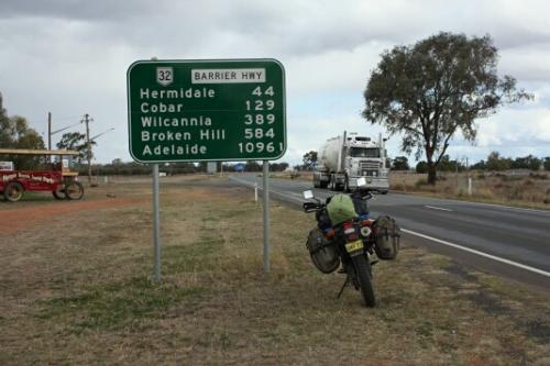 The Barrier Hwy - not changing my road for a thousand km.