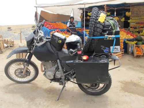 Bike rural Peru -fruit stand.