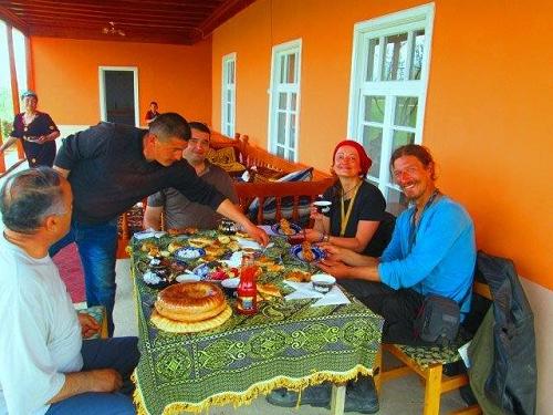 Laura Pattara etiquette blunders in Tajikistan.